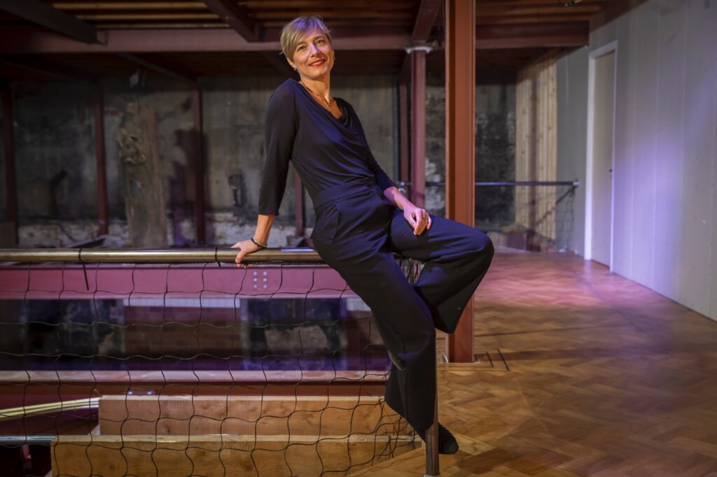 Muriel goes national